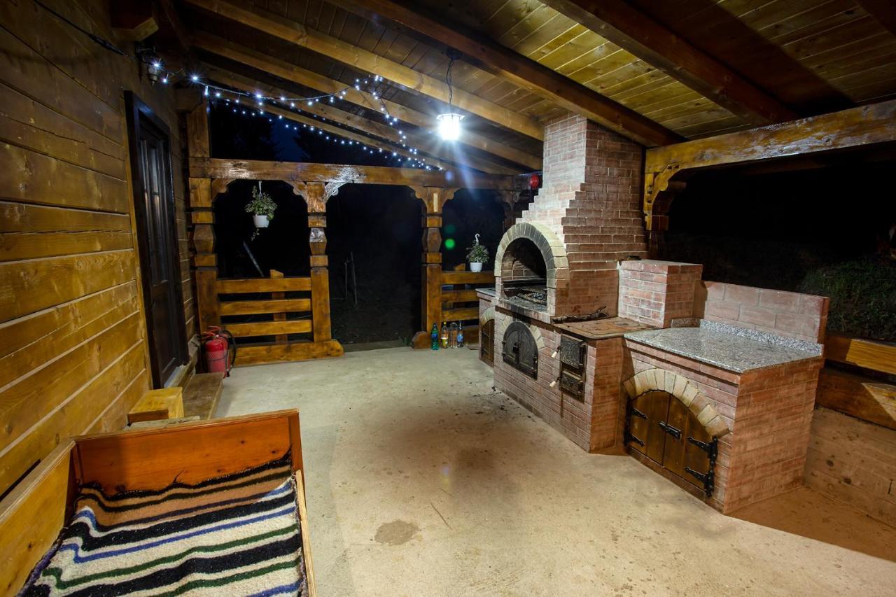 Tulean Cabin Săcel Exterior photo