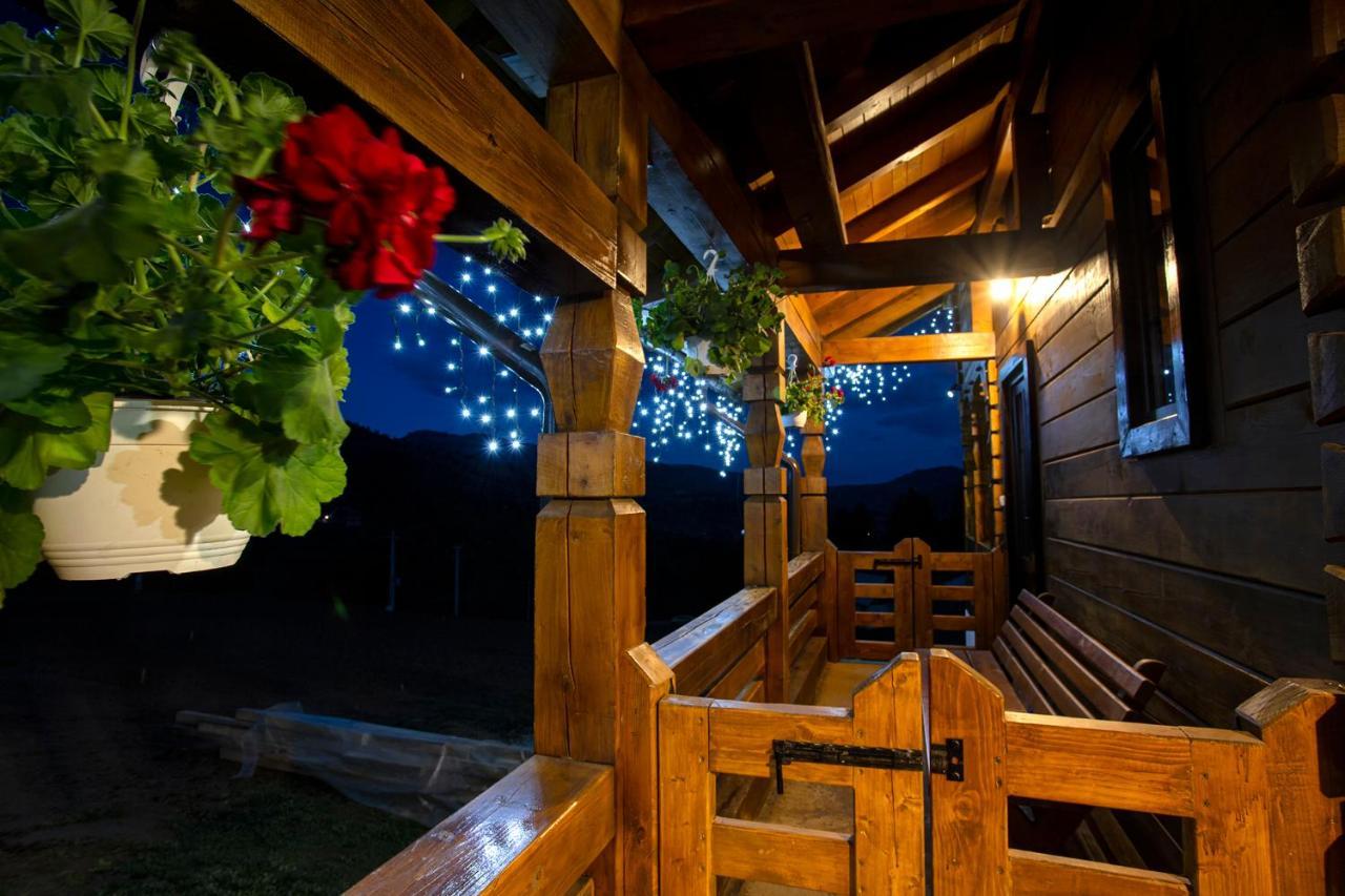 Tulean Cabin Săcel Exterior photo